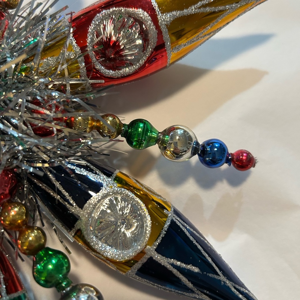 Tree topper Vintage repurposed Colorful Holiday Christmas tree topper - Picture 5 of 7